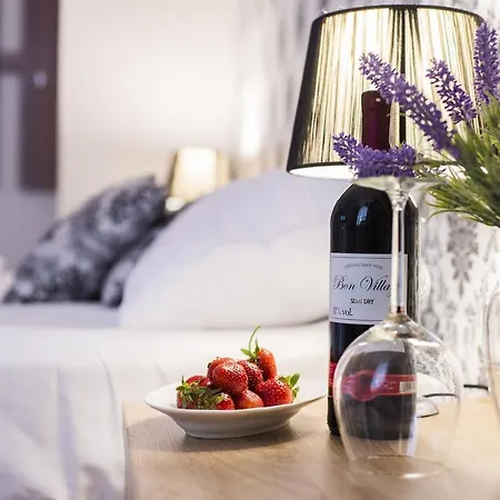Lawendowy Dworek B&B *