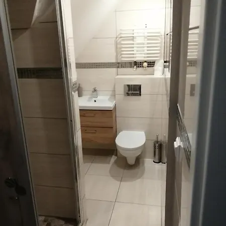 Alojamento de Acomodação e Pequeno-almoço Lawendowy Dworek 4*