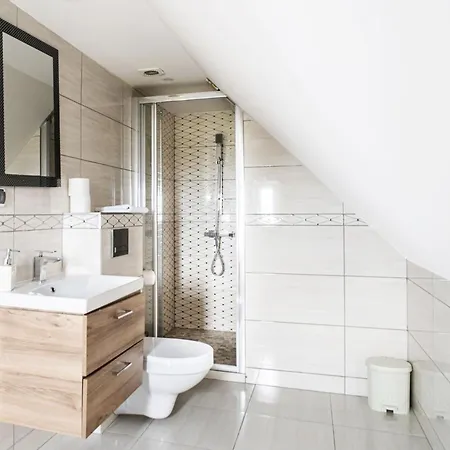 Lawendowy Dworek Bed & Breakfast 4*