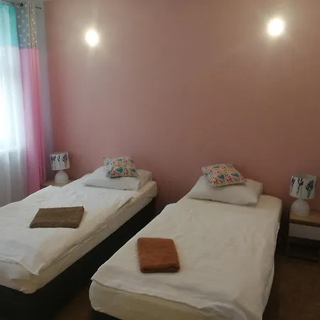 Lawendowy Dworek Bed & Breakfast 3*