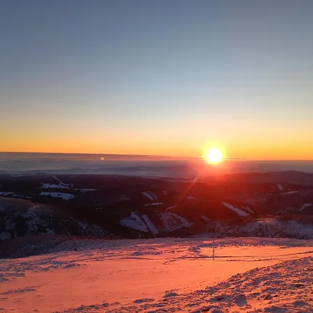 Lawendowy Dworek Bed & Breakfast 3*